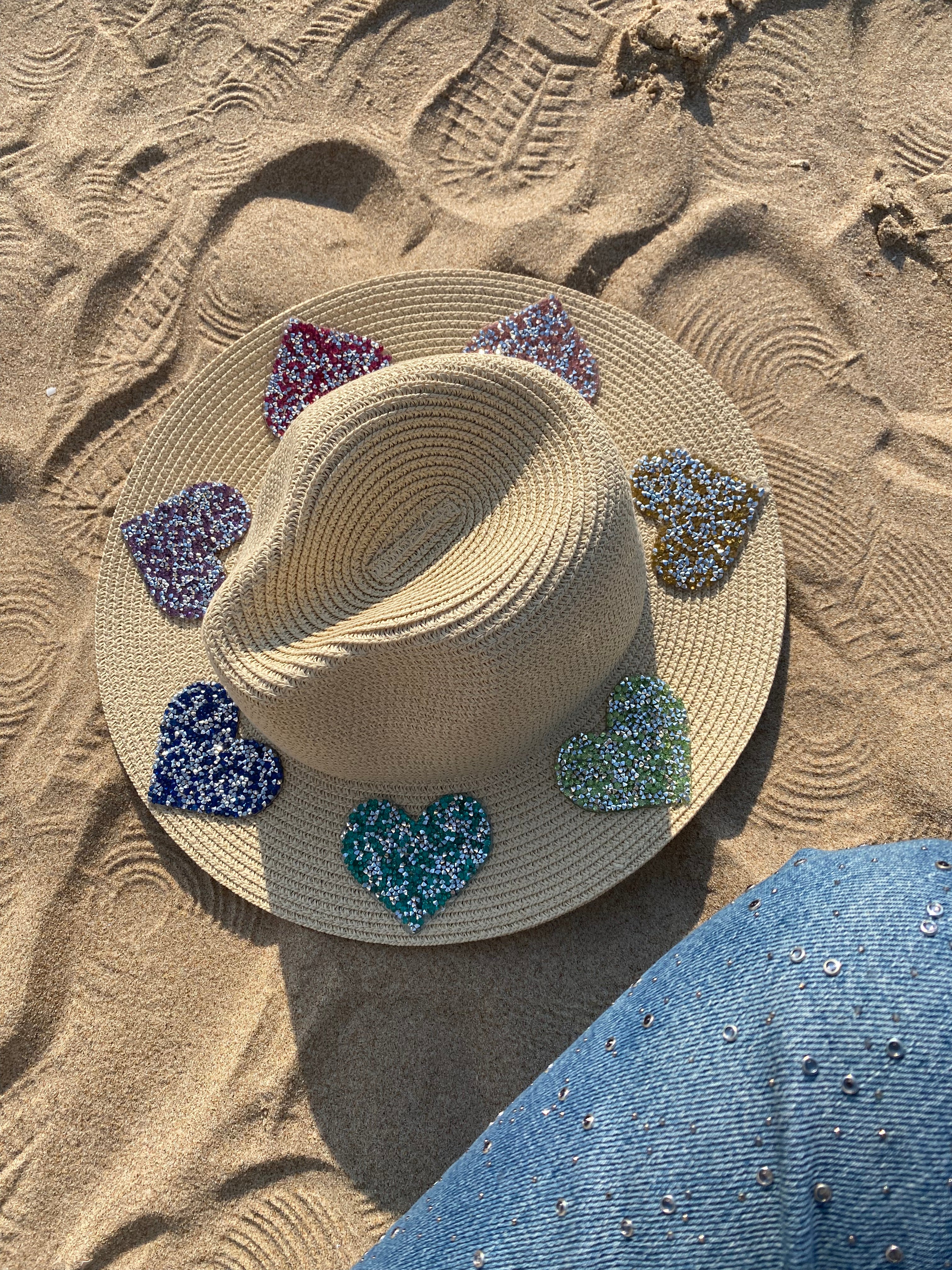 Amore heart hat – Bits and pieces to go display picture 2